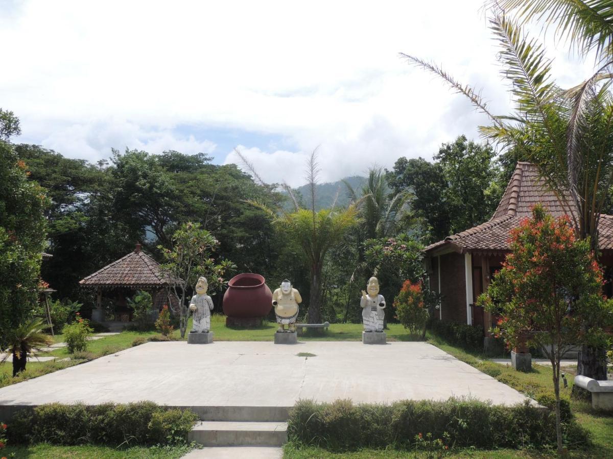 Balkondes Karanganyar Pottery Academy Hotel Magelang Eksteriør billede