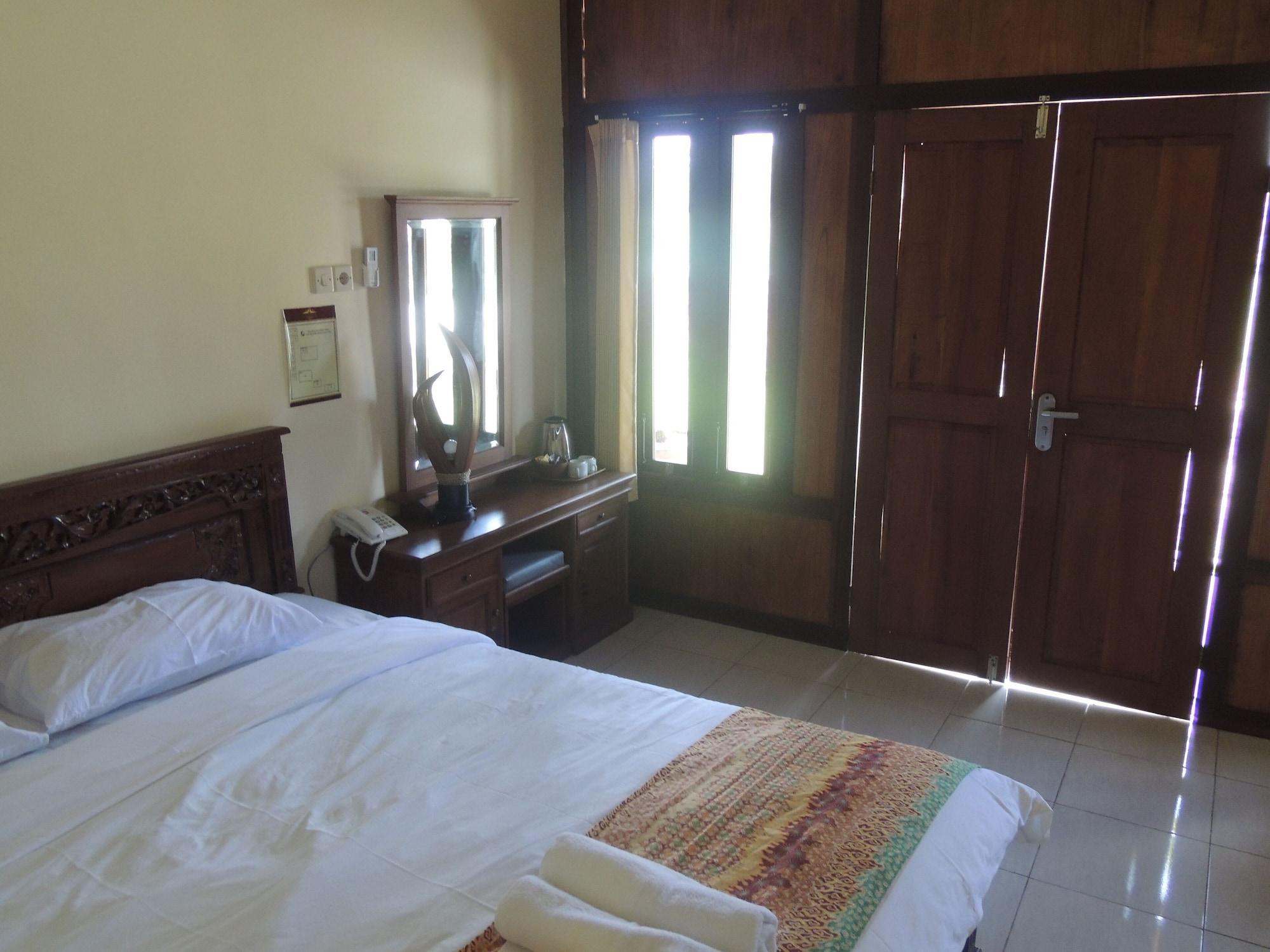 Balkondes Karanganyar Pottery Academy Hotel Magelang Eksteriør billede