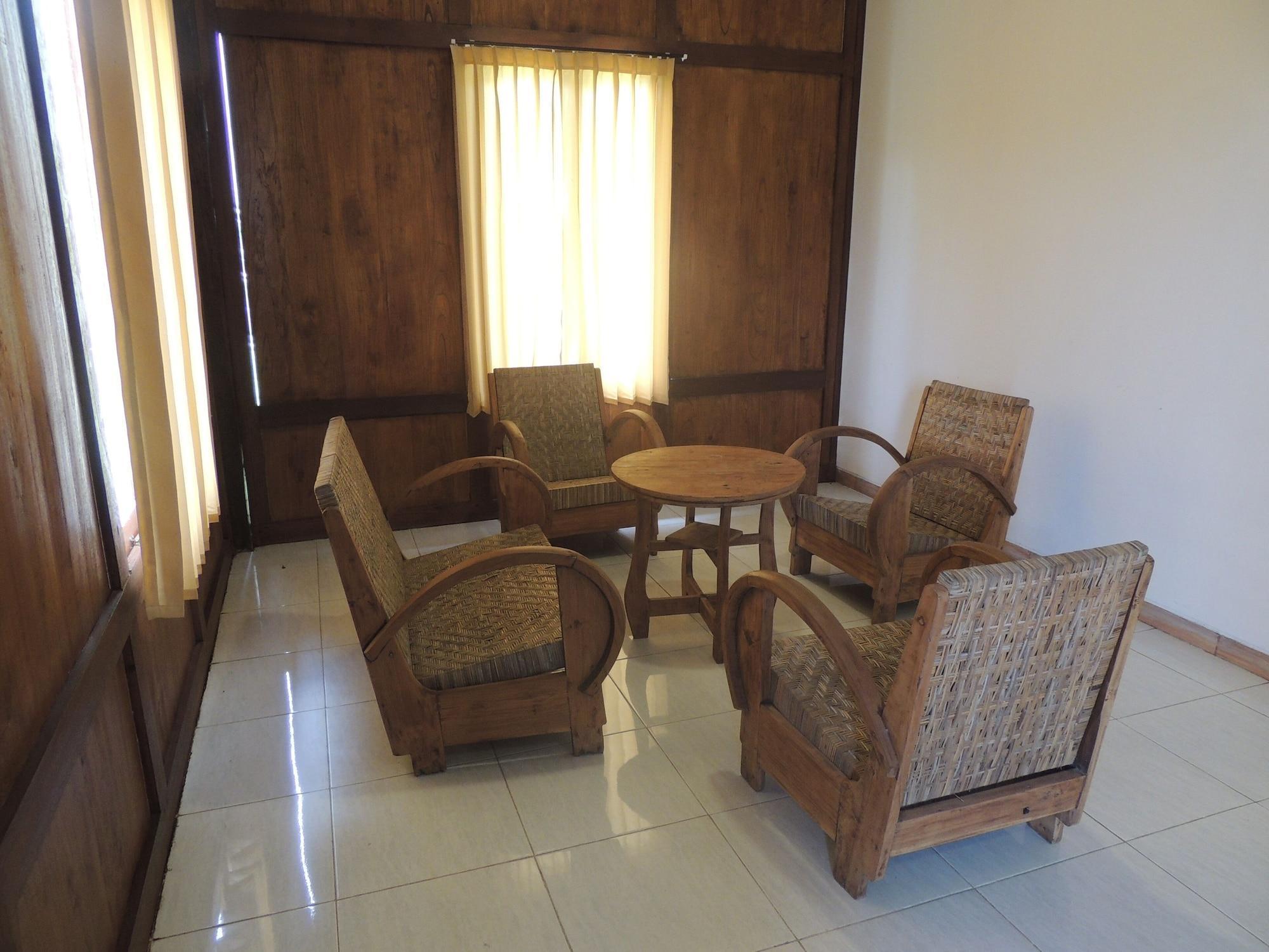 Balkondes Karanganyar Pottery Academy Hotel Magelang Eksteriør billede