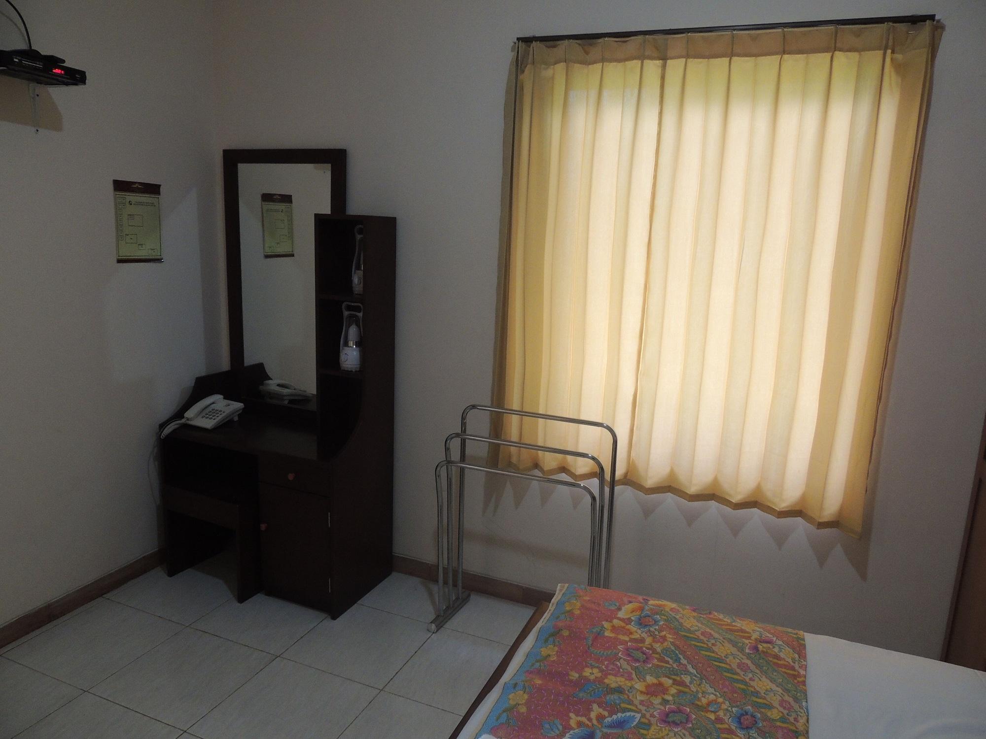 Balkondes Karanganyar Pottery Academy Hotel Magelang Eksteriør billede